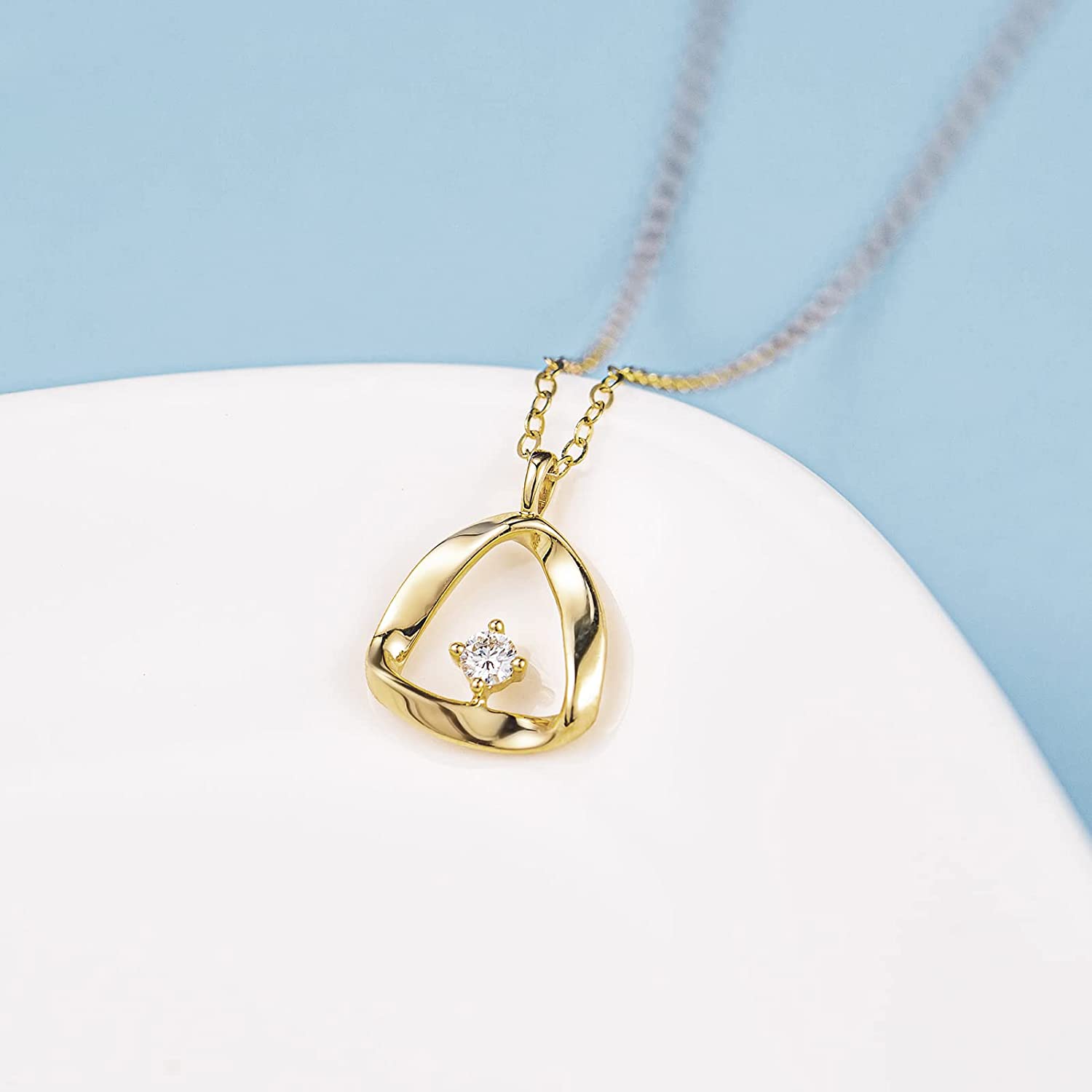 FANCIME "The One" Mobius Triangle Shape 14K Solid Yellow Gold Necklace Detail