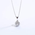 FANCIME "Snow Affection" Dazzling Snowflake 18K White Gold Necklace Detail